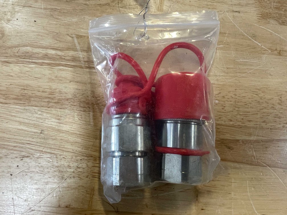 Skidsteer Hydraulic Couplers (PR6)