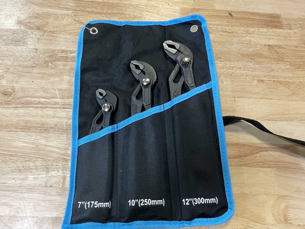 Set of 3 Adjustable Pliers in Case (PR6)