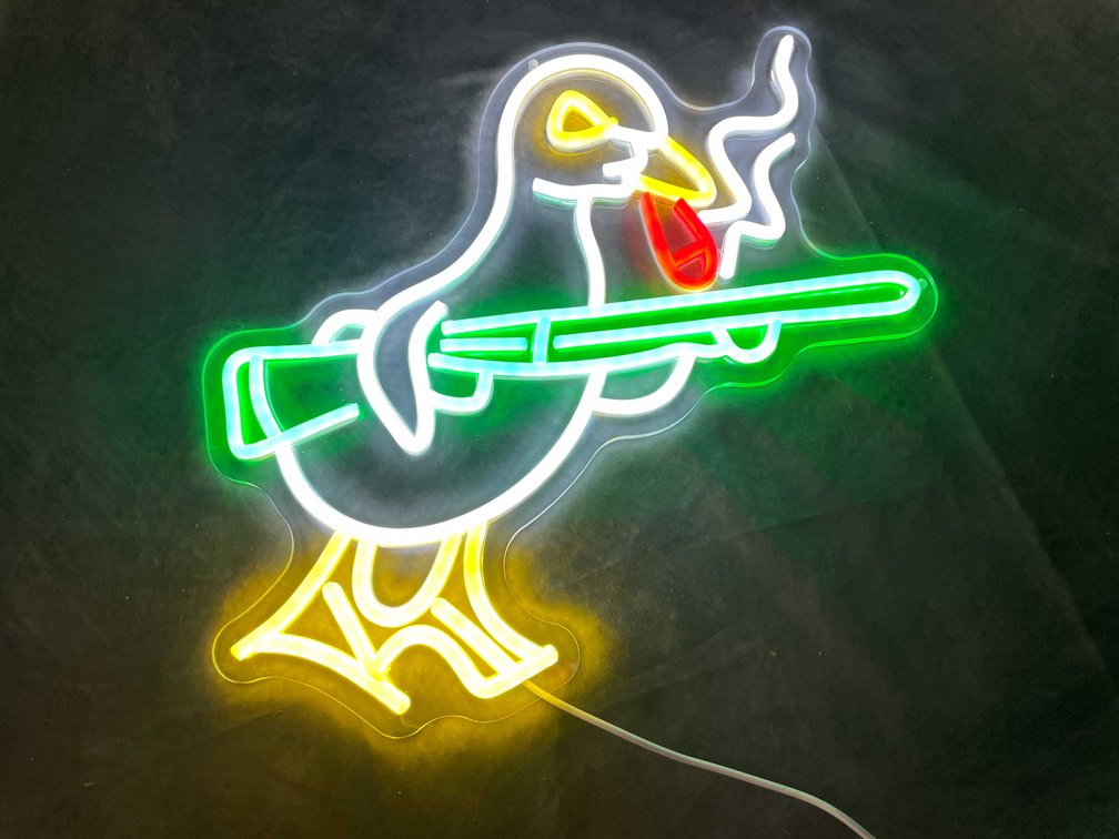 Smoking Duck with Shotgun LED Neon Sign (T6)