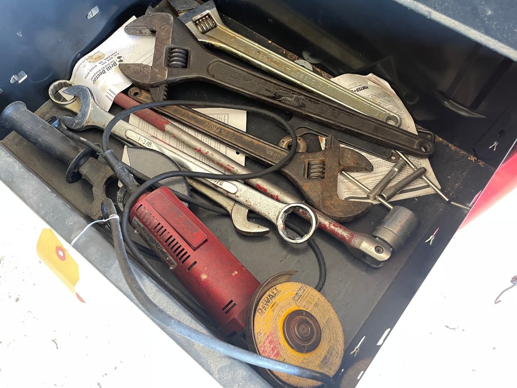 Contents of (1) Drawer