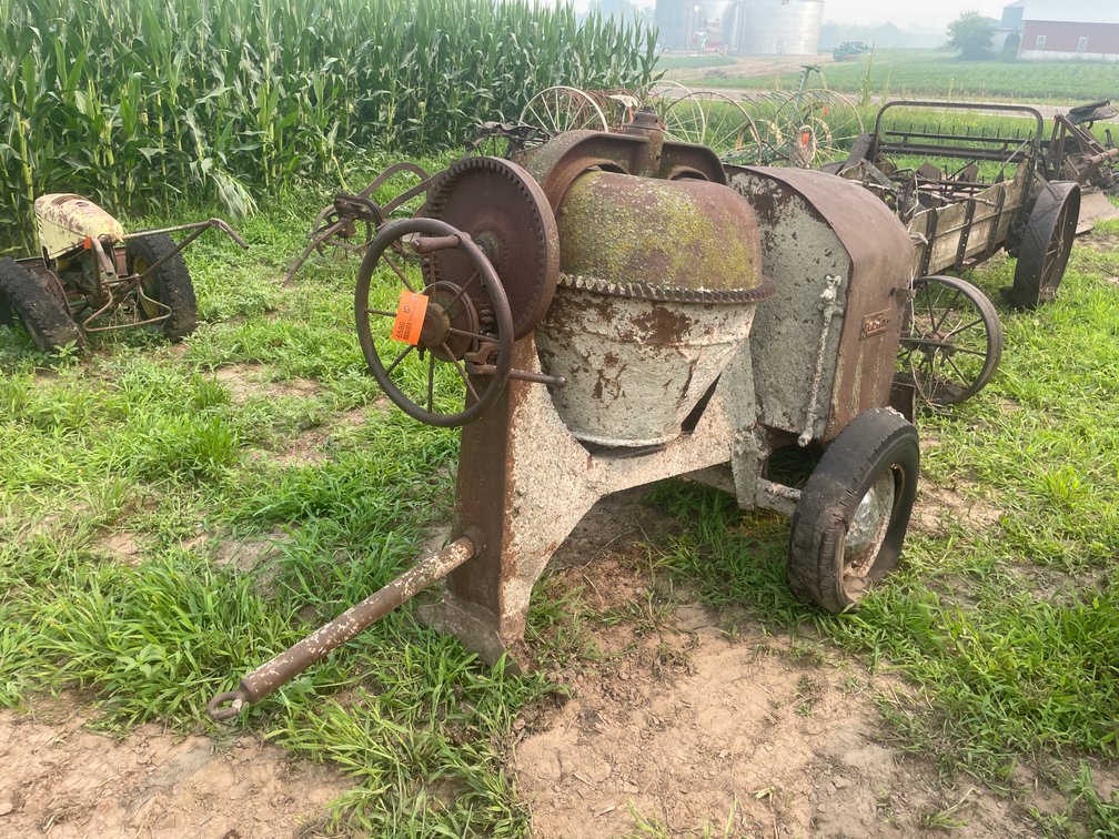 Kwik-Mix Cement Mixer