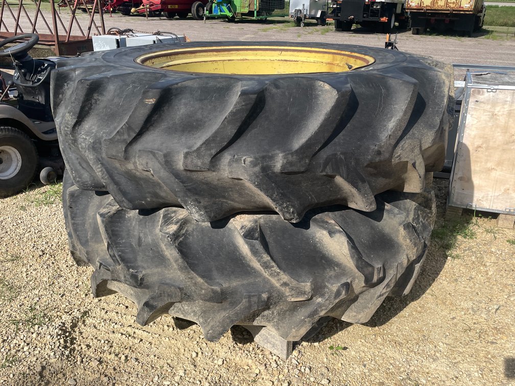 John Deere Tractor Duals