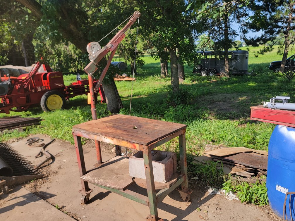 Work Bench with Hoist