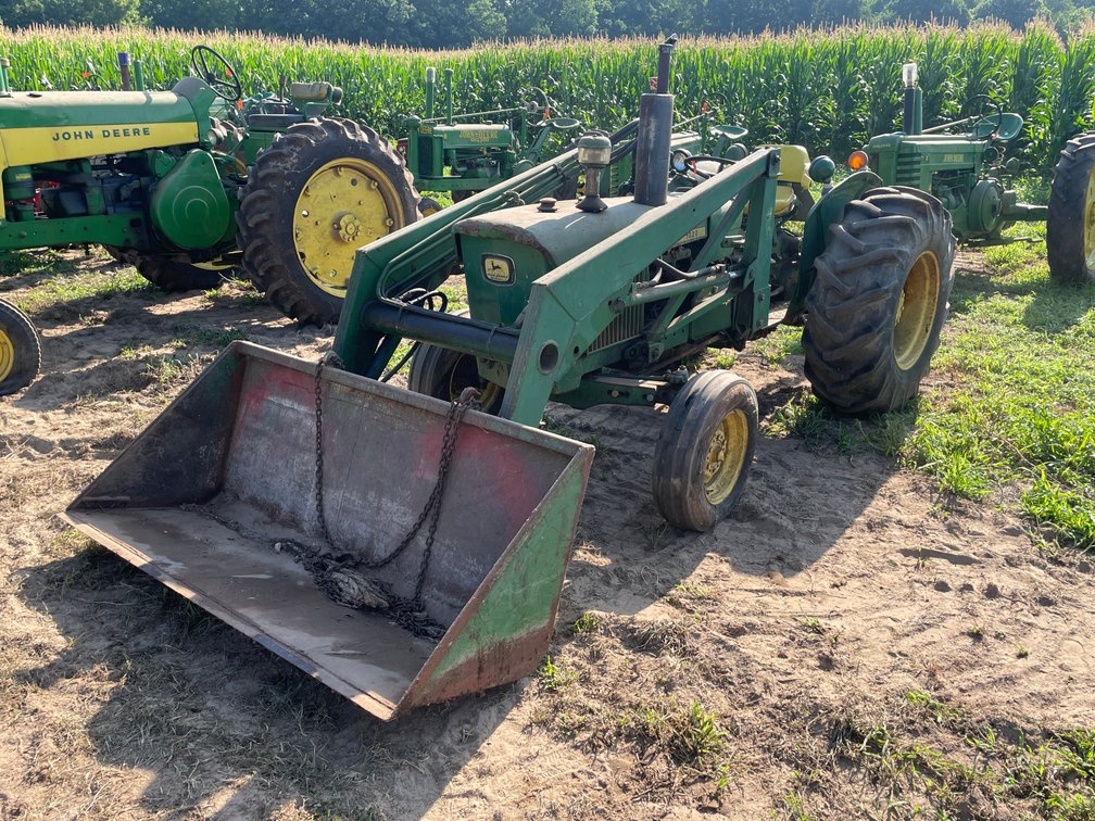 Vintage John Deere 1020 Tractor (Restoration Project)