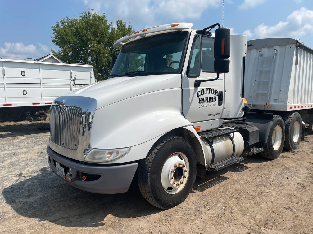2005 International 8600 Semi Truck (Has WI Title)