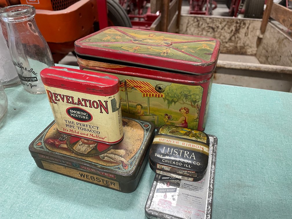 Vintage Tins (Fort Atkinson, WI)