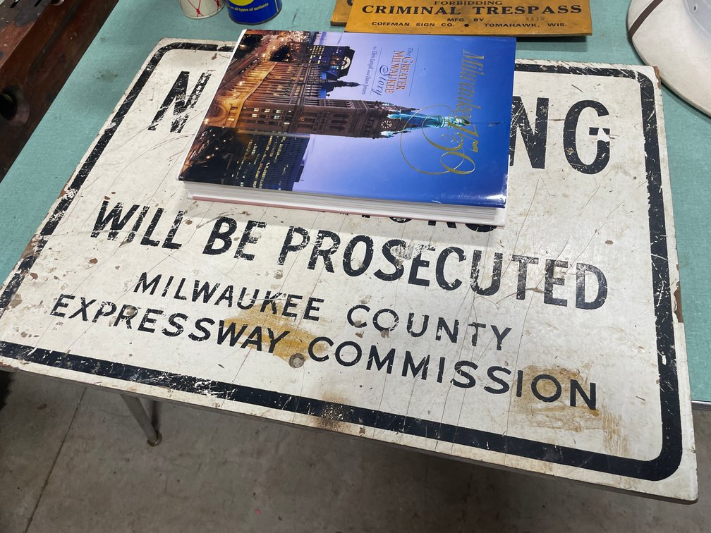 (2) Milwaukee Collectibles (Fort Atkinson, WI)