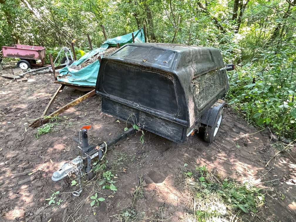 Truck Topper Trailer (Sells Bill of Sale)