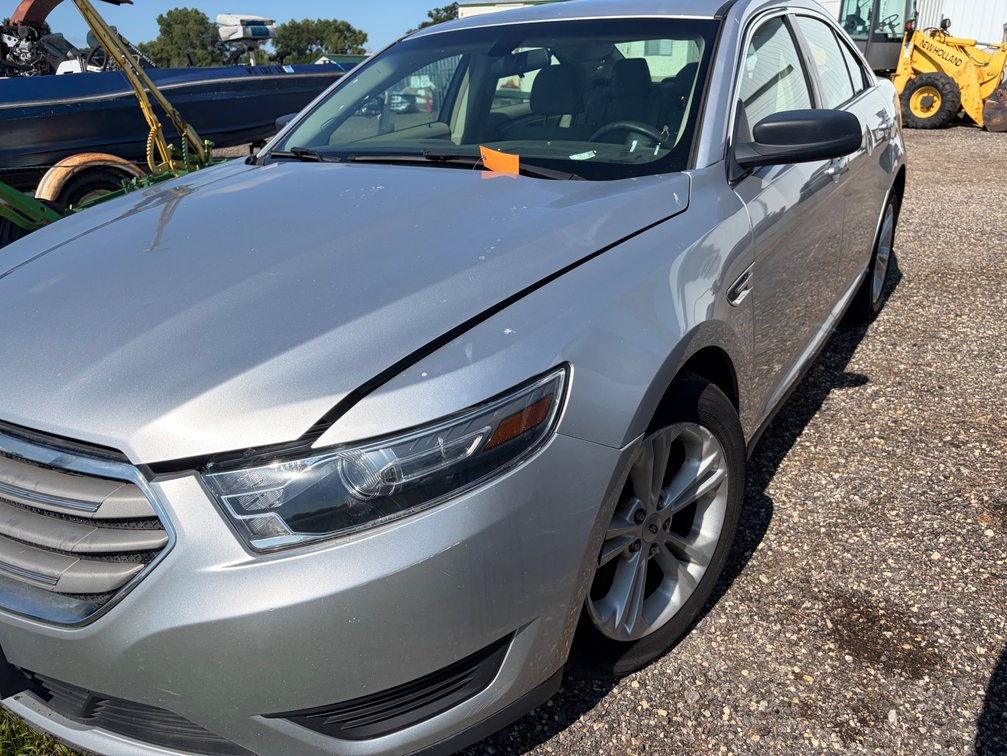 2015 Ford Taurus Non Runner (Has WI Title)