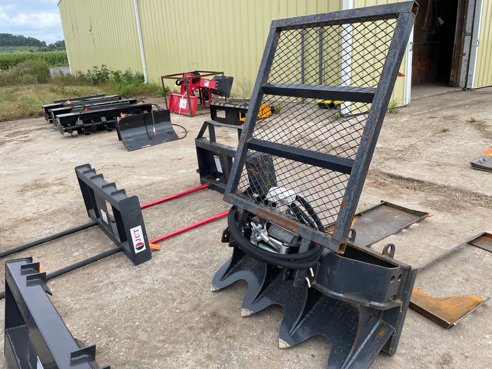 Landhonor Hydraulic Logging Winch Skid Steer Attachment