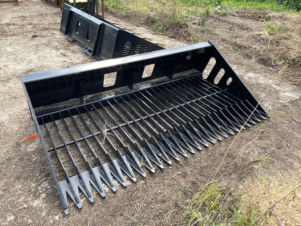 Wolverine 72" Rock Bucket Attachment