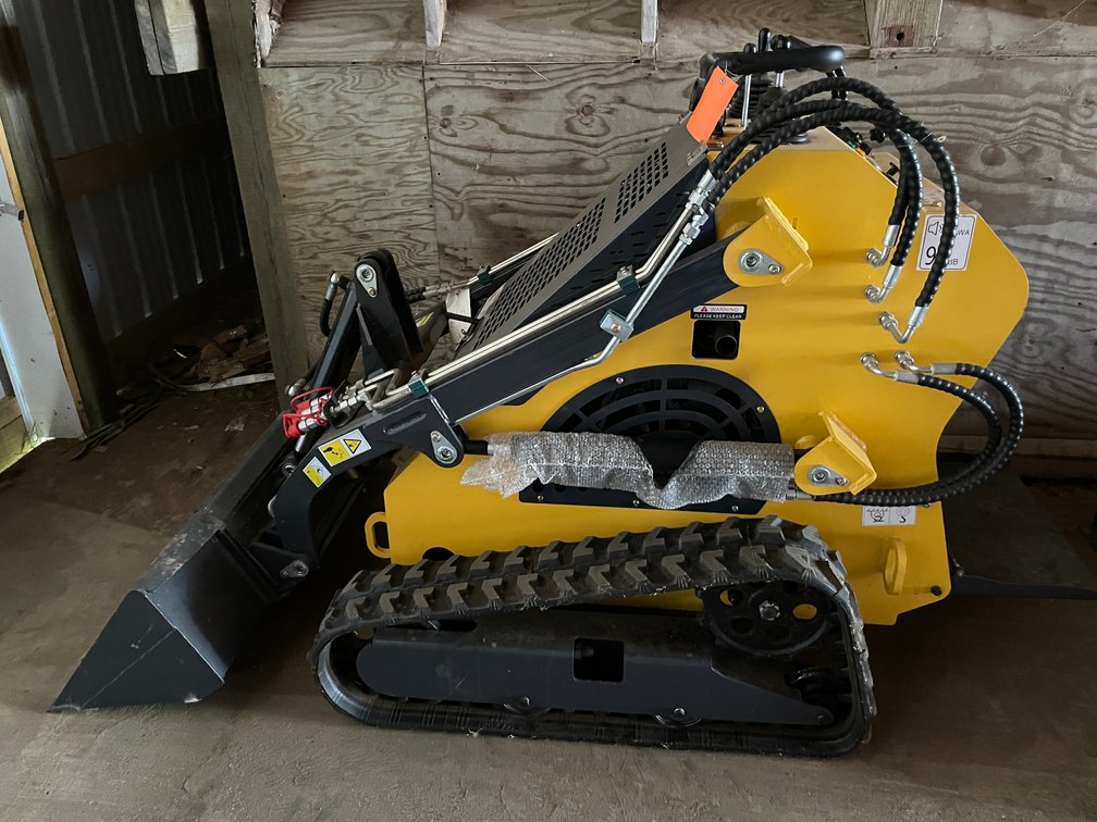 Land Hero Mini Skid Steer Loader