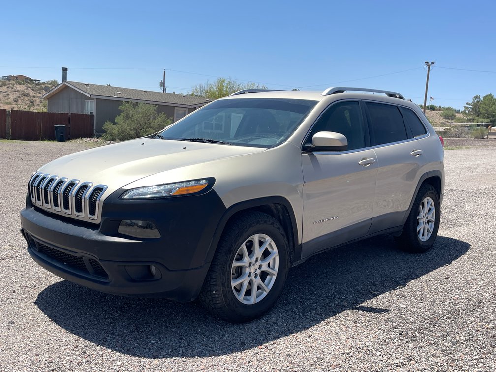2015 Jeep Cherokee (Has NM Salvage Title)