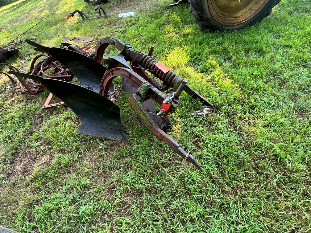 IH 2 Bottom Plow
