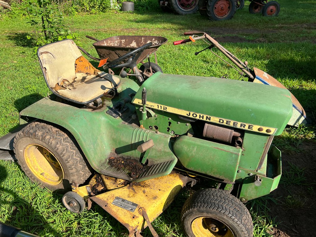 John Deere 112 Mower