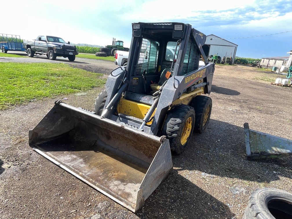 New Holland LS170 Skid Loader