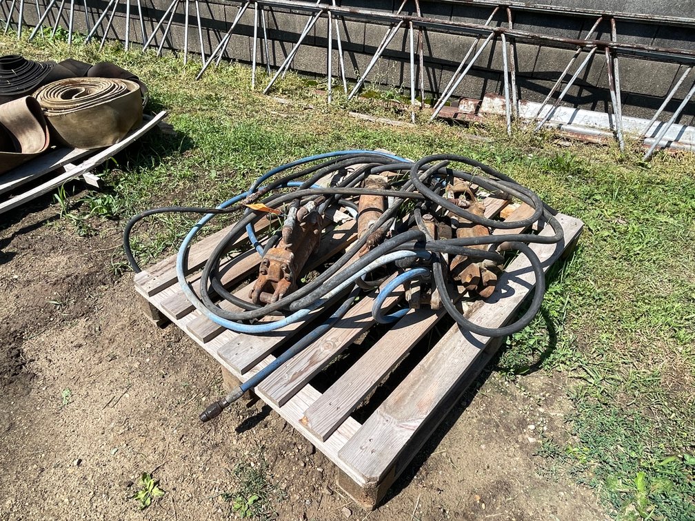 (3) John Deere Cylinders and (1) Oliver Cylinder