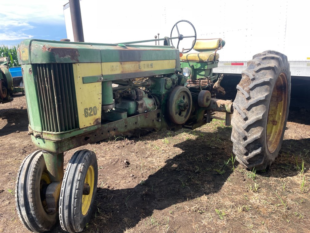 John Deere 620 Tractor