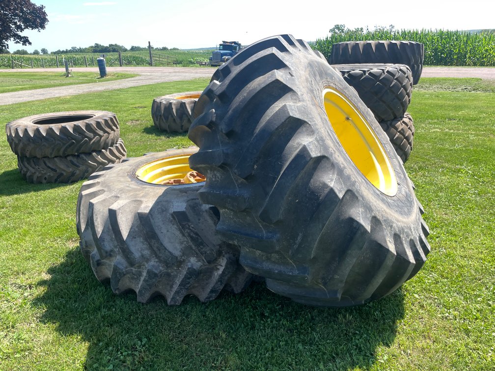 (2) Firestone 25" Tires