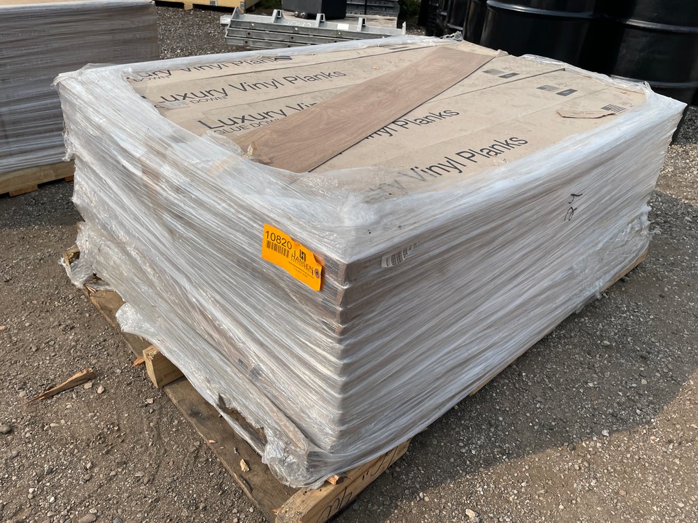 1,992 Sq. Ft. MOHAWK Waterproof Vinyl Plank Flooring