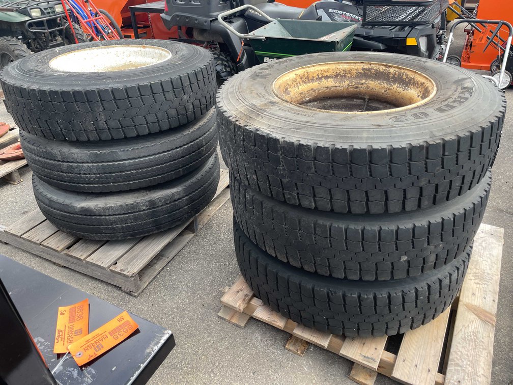 International Wheel/Tires (O3)