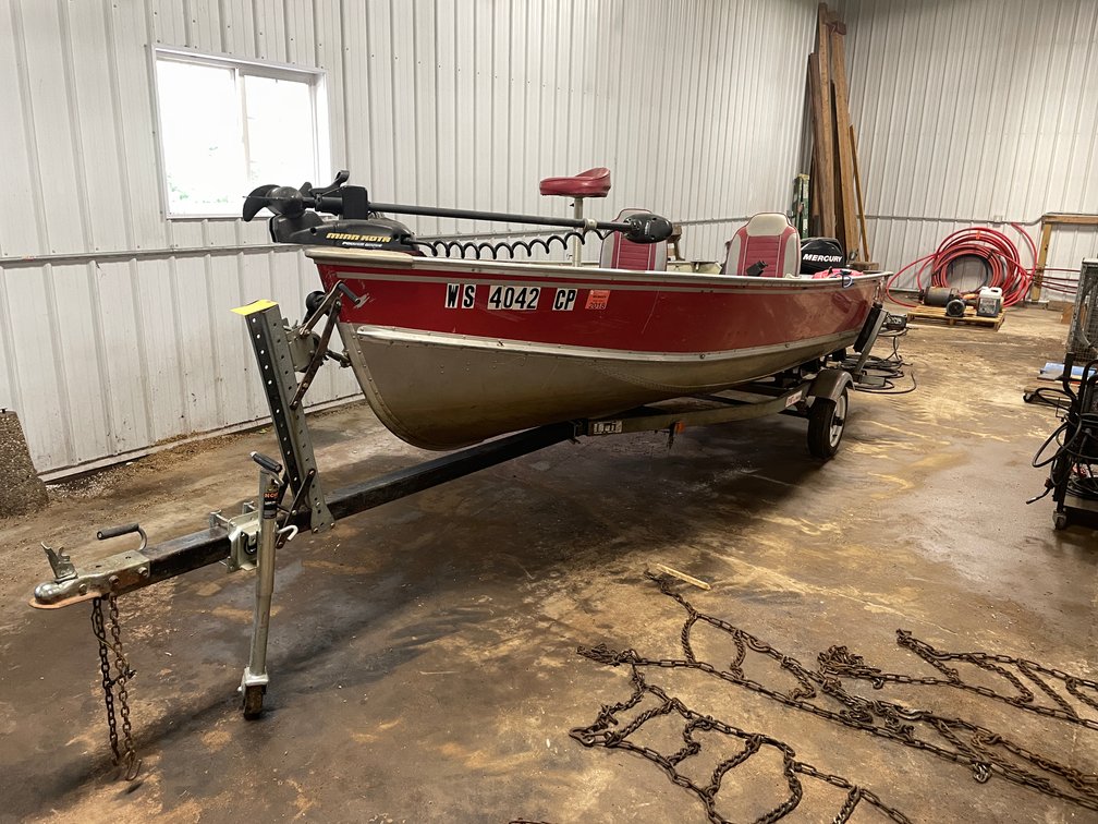 Lund 16' Aluminum Boat with Motor and Trailer (No Title)