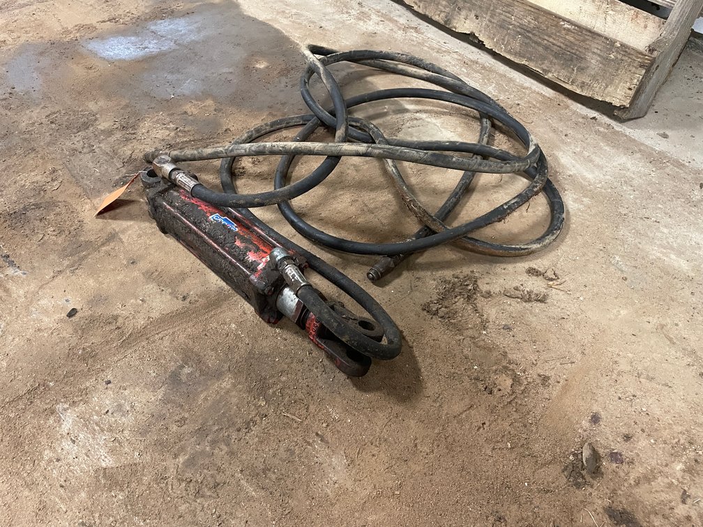 Cross Hydraulic Cylinder and Hoses