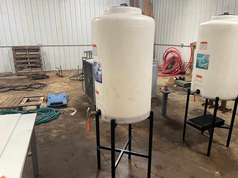 66 Gallon Poly Oil Tank on Stand