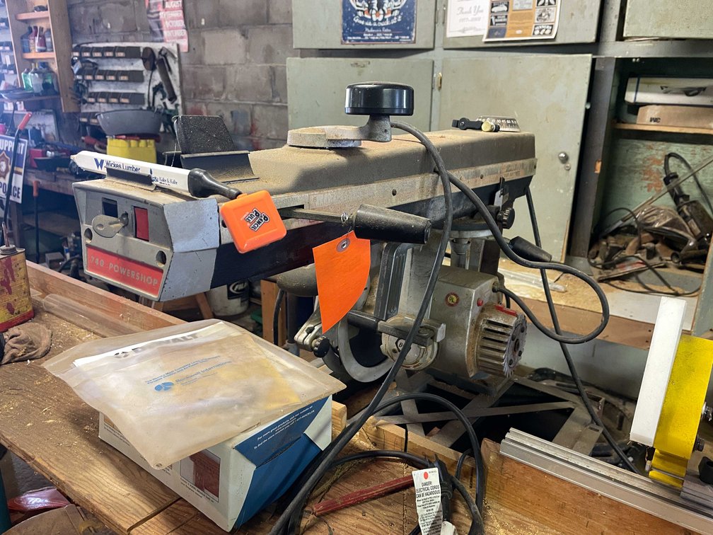 Black & Decker Radial Arm Saw