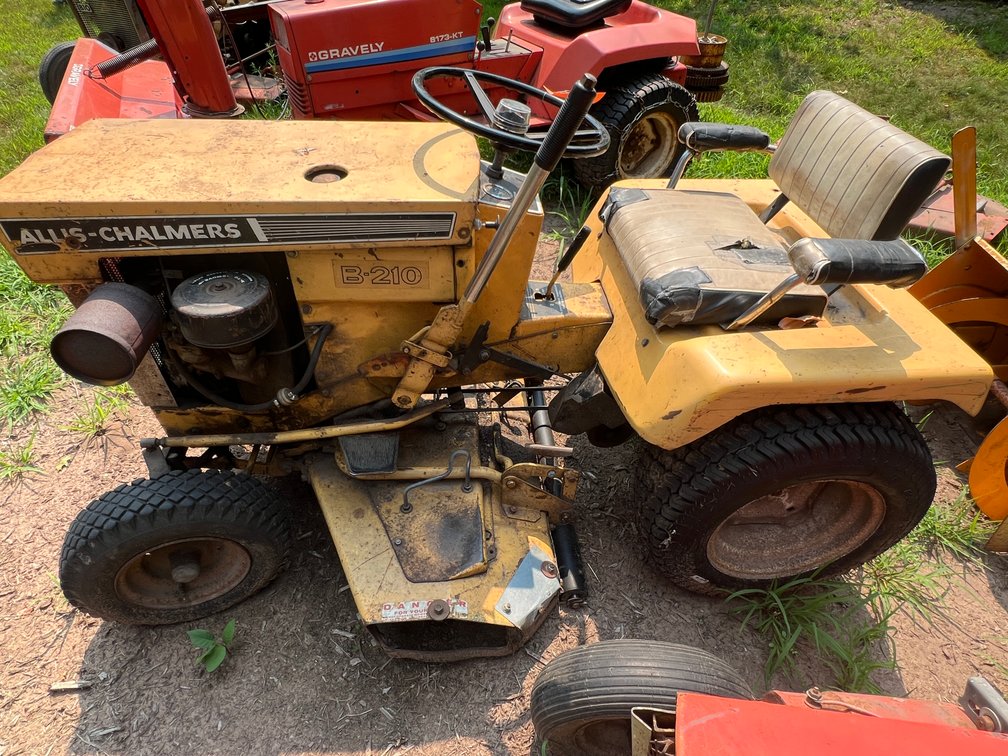 Allis-Chalmers B-210 Mower