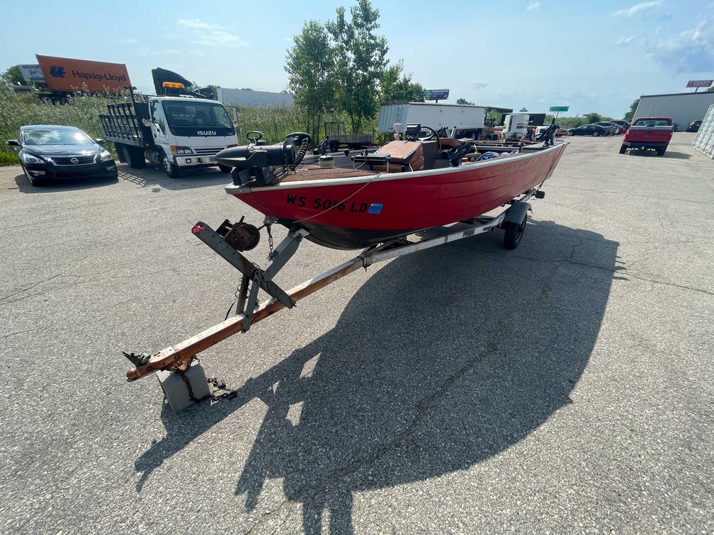 1970 16' Fishing Boat on Trailer (Has WI Title) (OF)