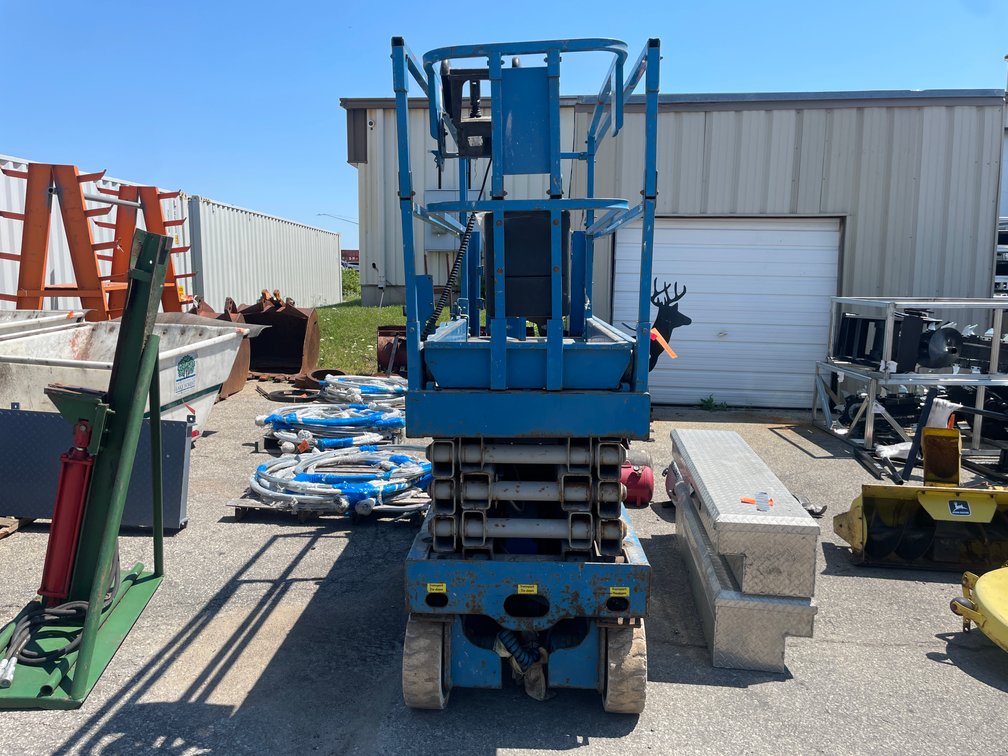 Genie GS-2632 Scissor Lift (O1)