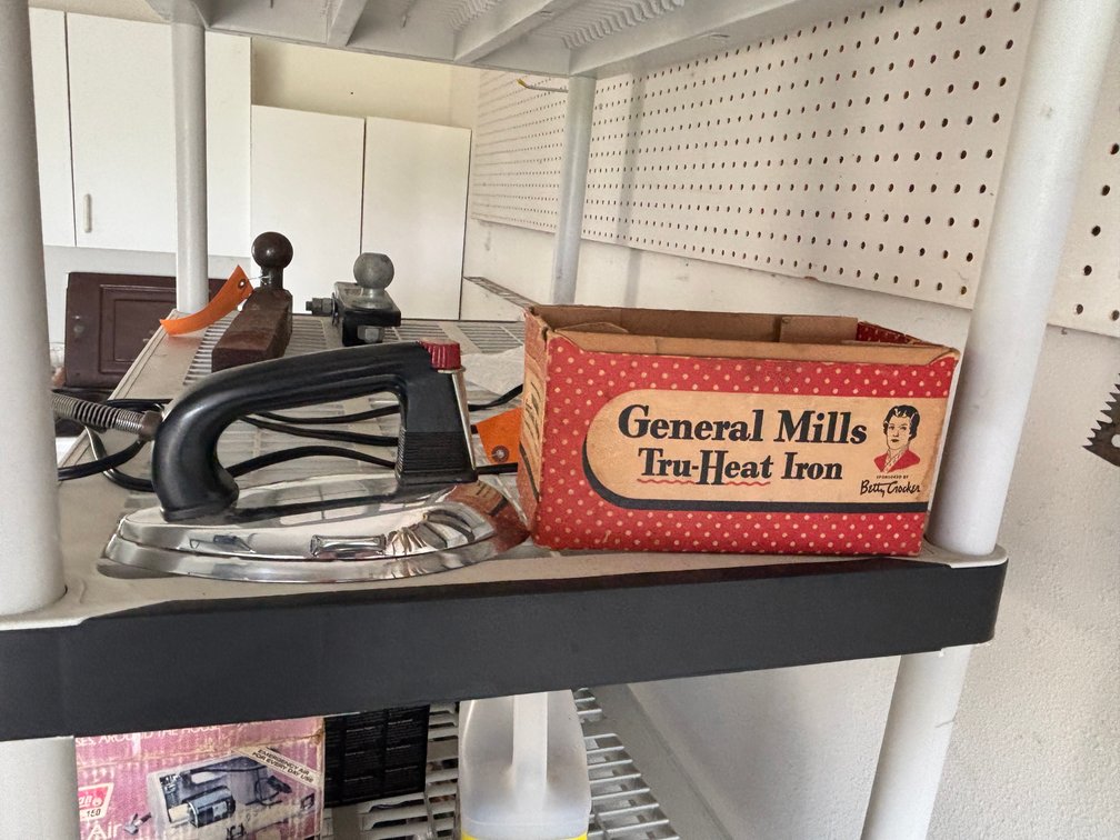 Vintage General Mills Tru-Heat Iron