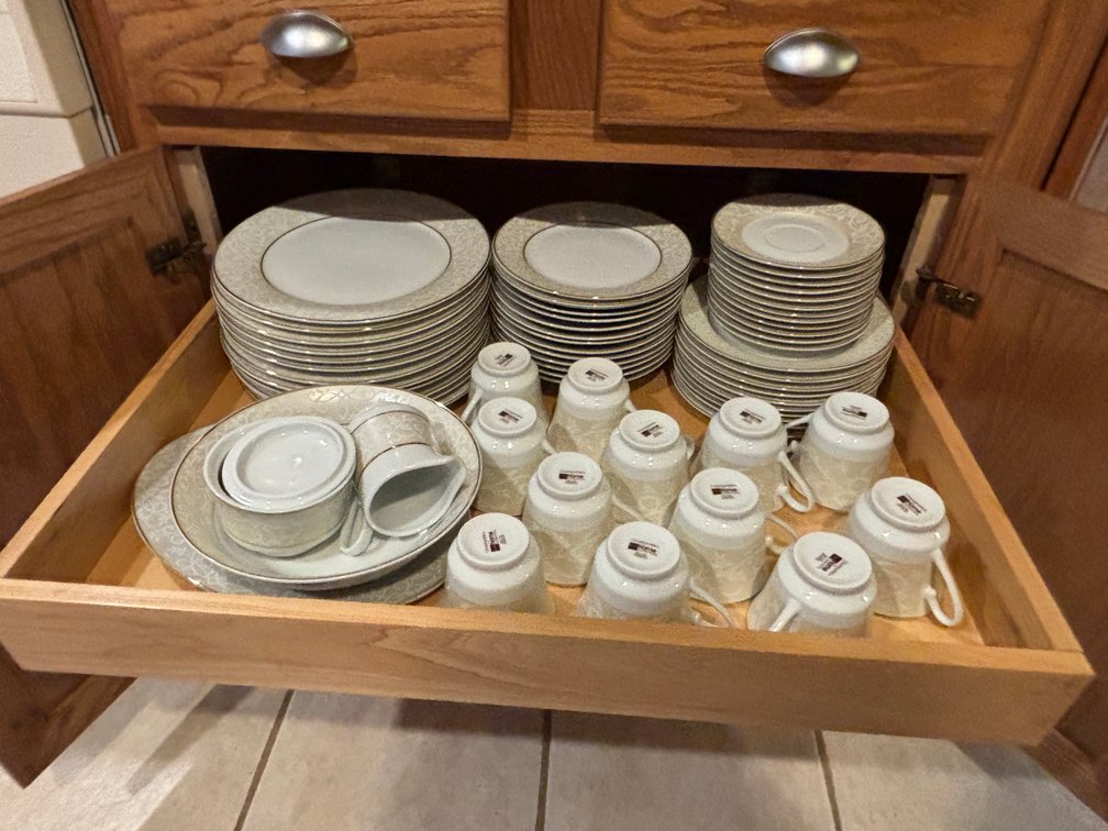 Chris Madden for Home Collection Dish Set