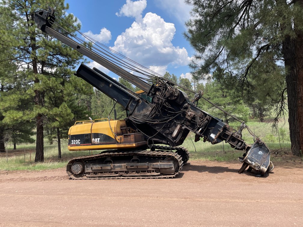 2005 CAT 320C (Offsite in Luna, NM)