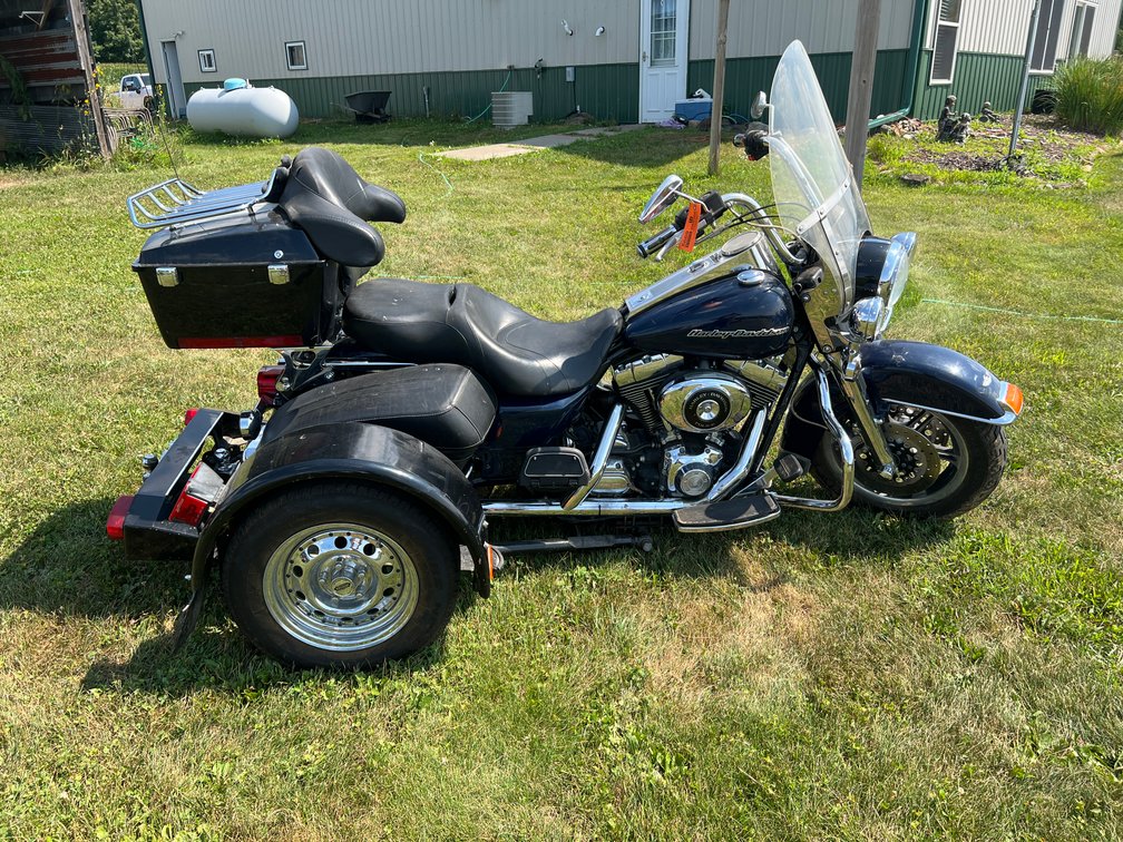 2003 Harley Davidson Road King Police Trike Kit (Has MN Title)