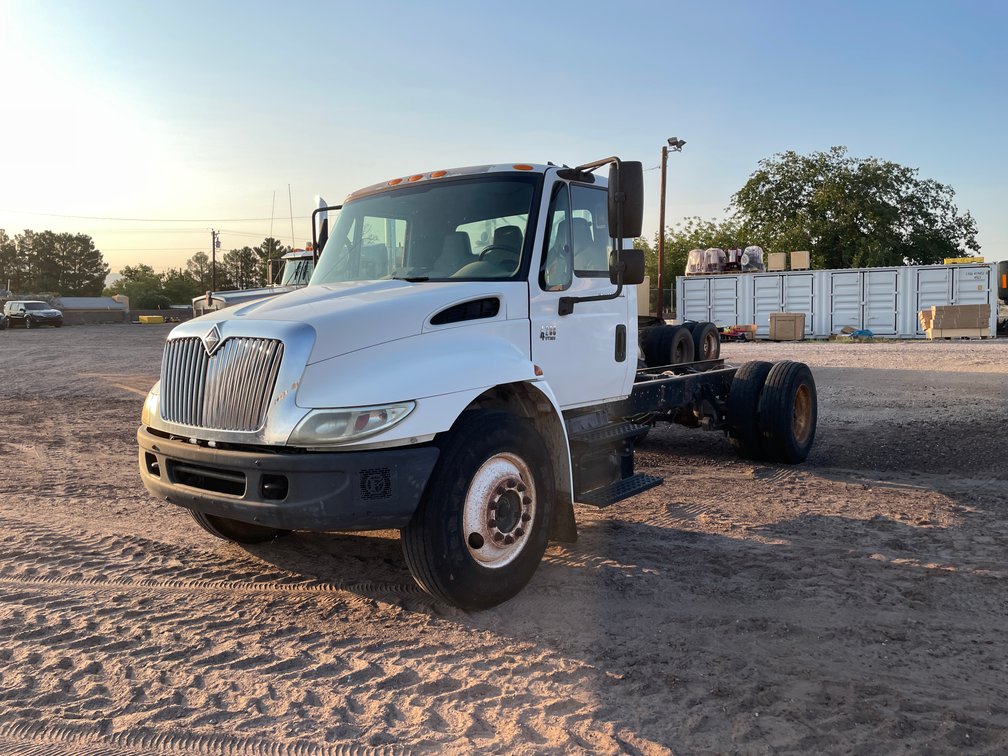 2003 4200 International Truck Cab and Chassis (Has AZ Title)