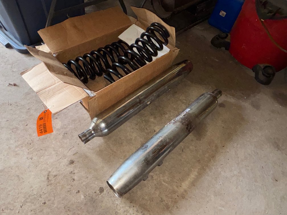 Vehicle Coil Springs and Exhaust Cylinders