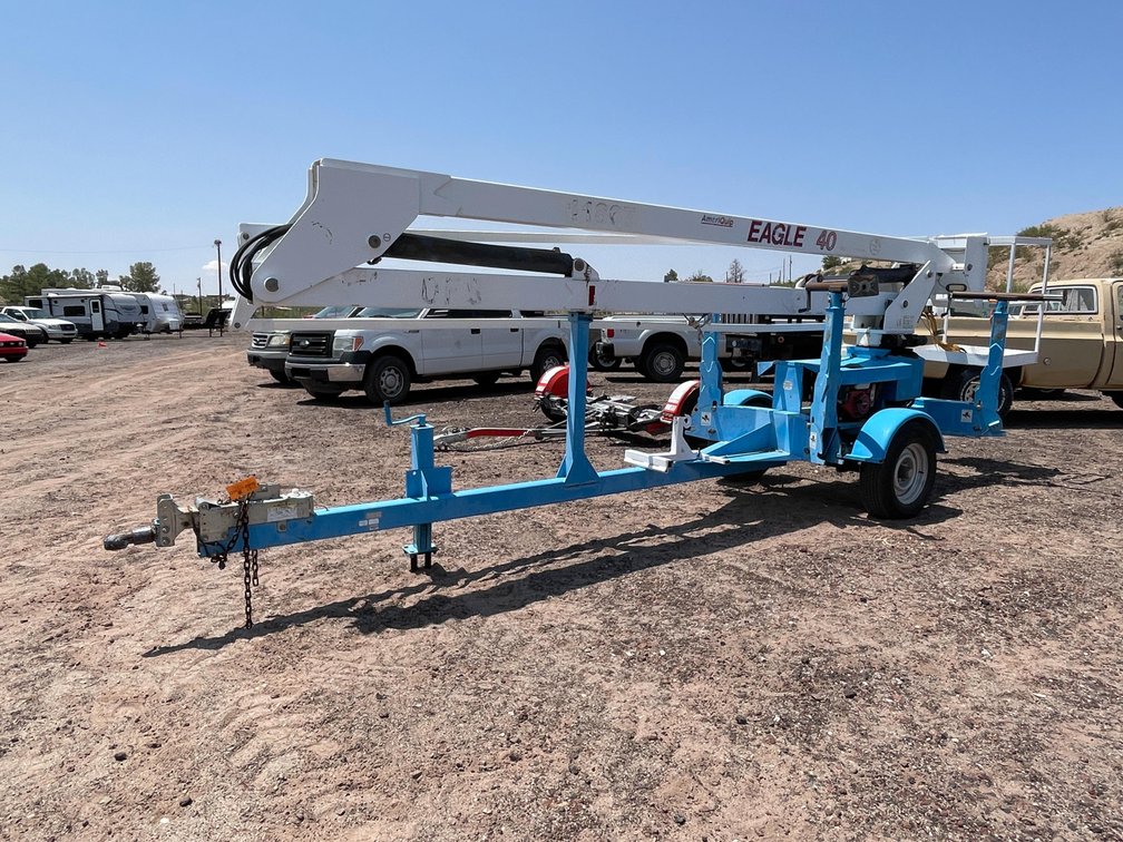 AmeriQuip Eagle 40 Towable Lift
