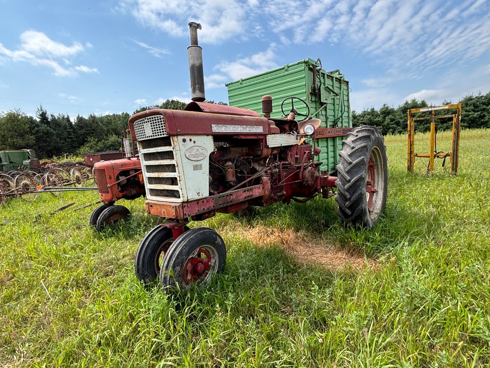 McCormick Farmall 560 Gas Tractor