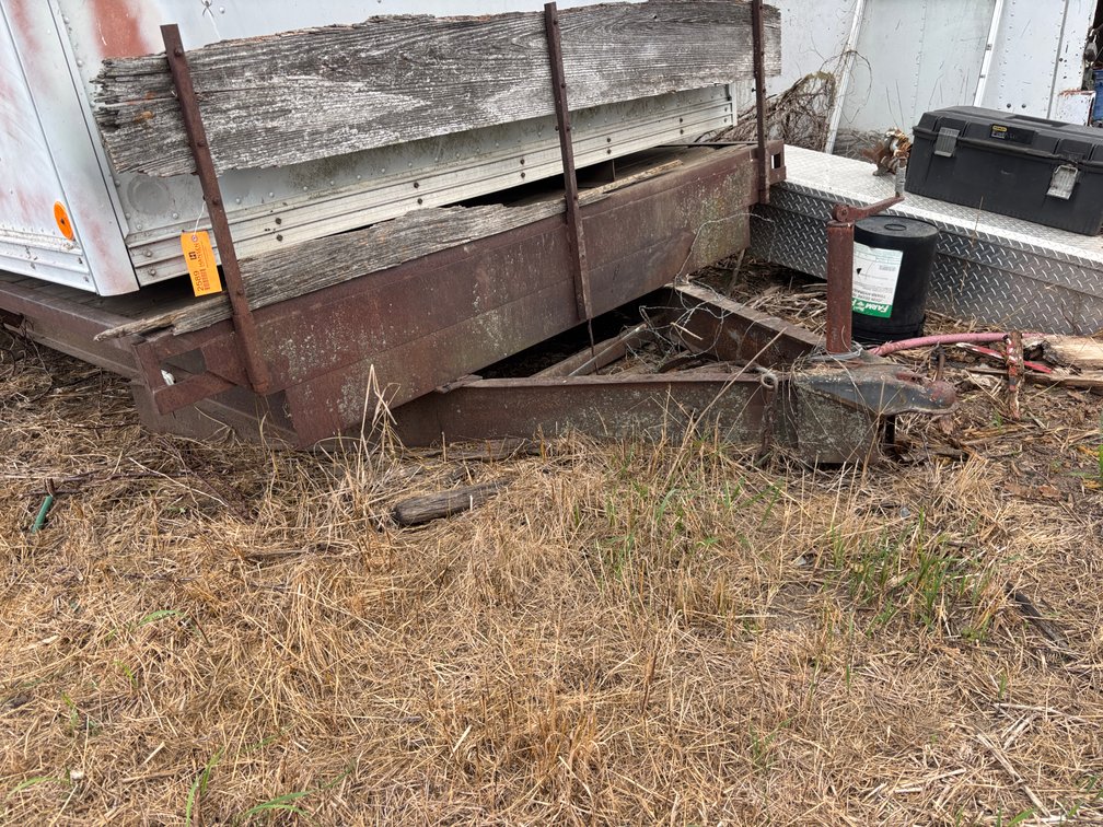 16' Tandem Axle Flatbed Trailer (No Title)