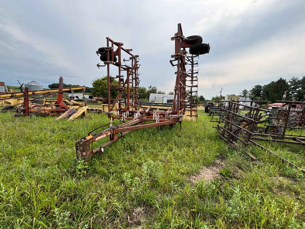 Wil-Rich 27' Field Cultivator
