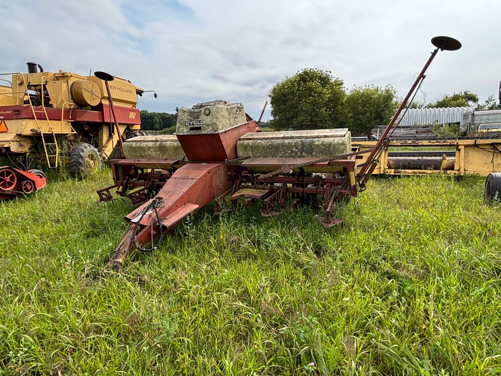 IH 400 Cyclo (6) Row Corn Planter