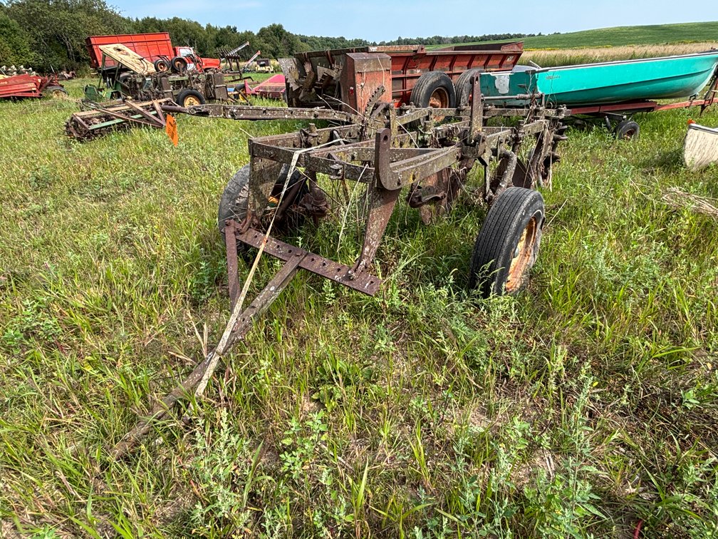 John Deere (3) Bottom Plow