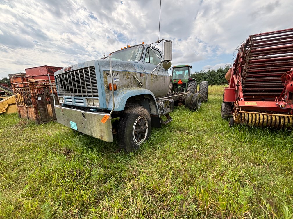 1989 GMC Top-Kick C7 Cab and Frame (Has WI Title)