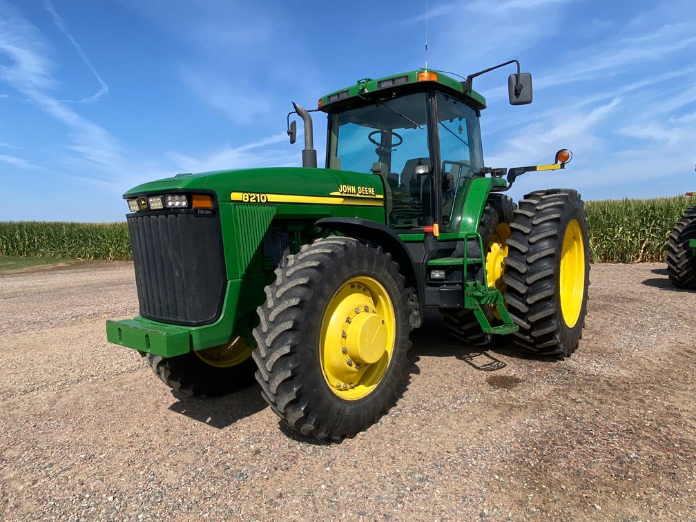 2000 John Deere 8210 Tractor