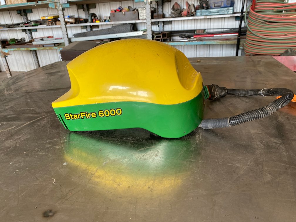 John Deere Starfire 6,000 GPS Receiver
