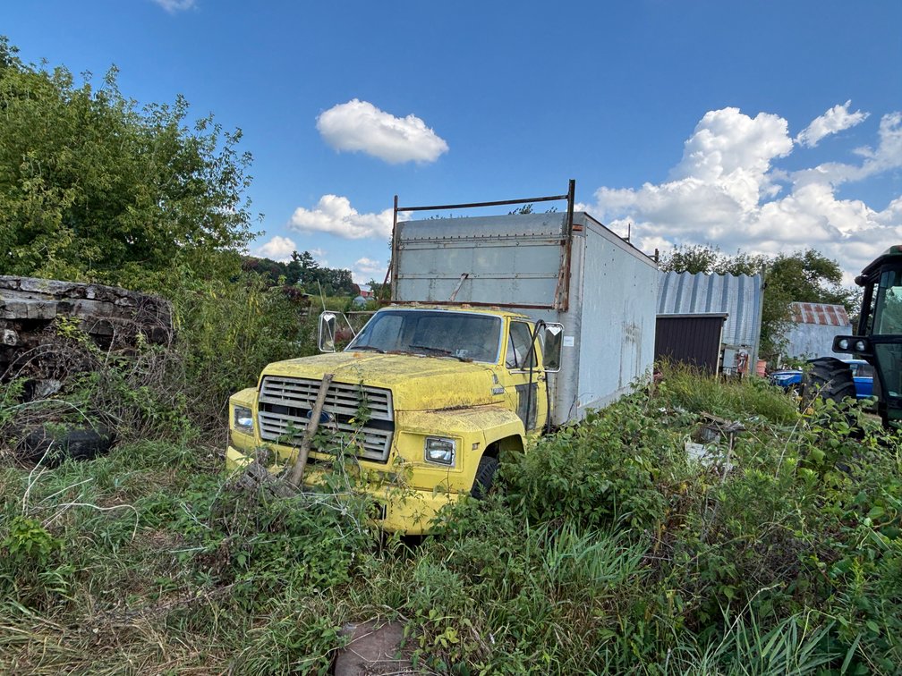 1985 Ford F700 Box Truck (No Title)