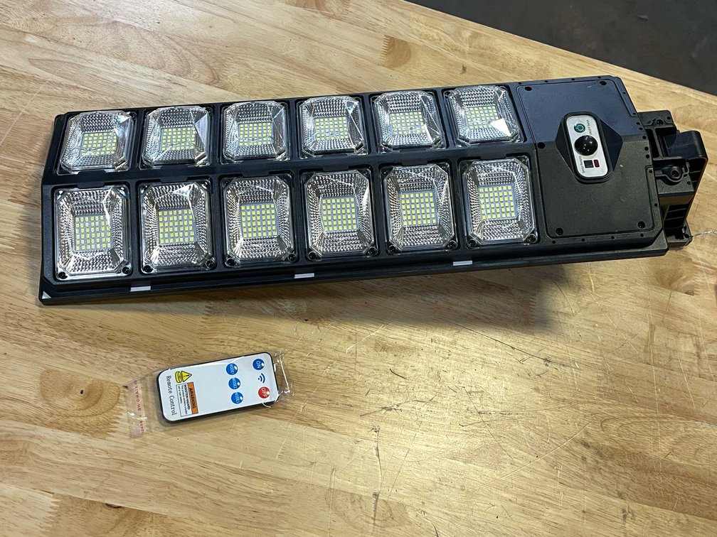 LED Parking Lot/ Yard Light (PR13)