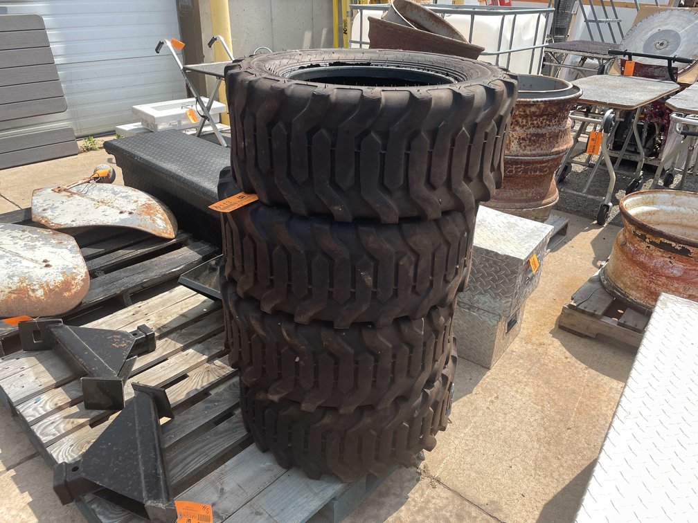 (4) Bobcat Tires Tool Cat (O3)
